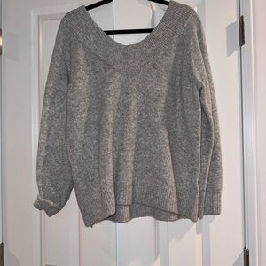 H&M Women's V-Neck Sweater in Gray